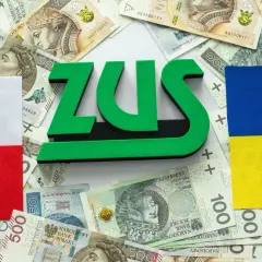 ZUS, polskie i ukraińskie flagi, banknoty. Pytanie: ile wynosi średnia emerytura na Ukrainie?