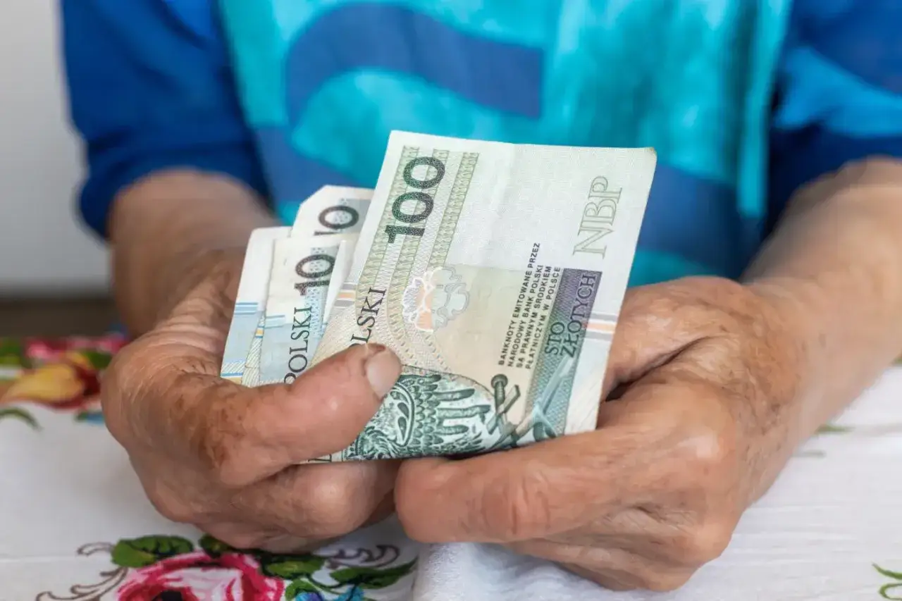 Najniższa emerytura 2026: kwota, warunki, netto i brutto