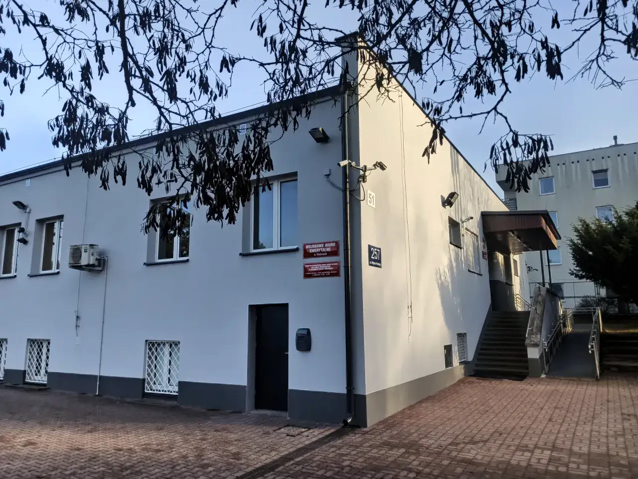 Wojskowe Biuro Emerytalne w Kielcach, instytucja, która wypłaca emerytury wojskowe.